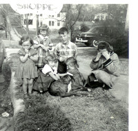 1951 est -  DeQueen AR - Sarah, Roy Tom, Kay 2