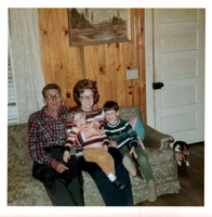 1970 - Crossett AR - Grandpa VL, Stephen, Jolene, Scott