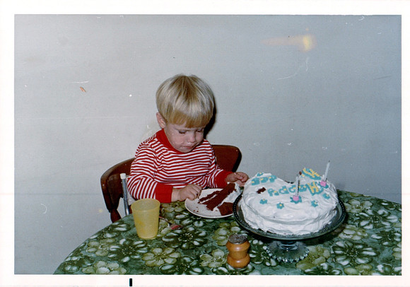 1970-10 - Stephen on his third birthday 2