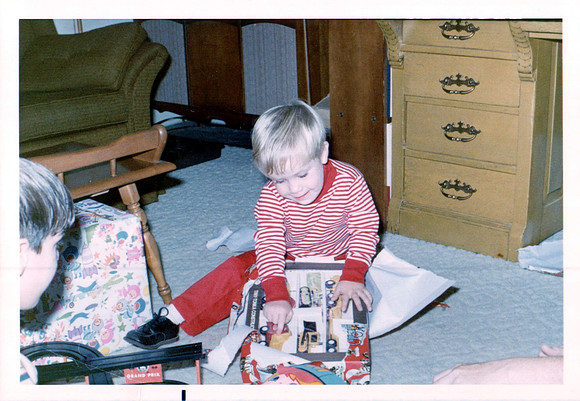 1970-10 - Stephen on his third birthday 4