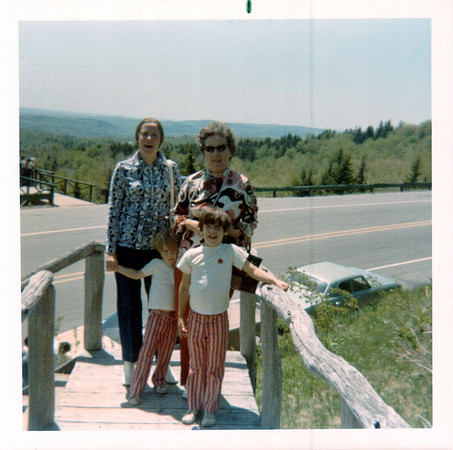 1971 - Westover AFB MA - Jolene, Lorena, Stephen, Scott