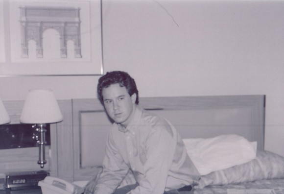 1992 - Minneapolis MN - Stephen in hotel room at American Volunter Association conference