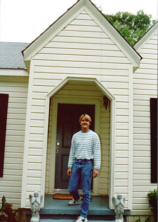 1993 - Shreveport LA - Lewis at his house on Ockley