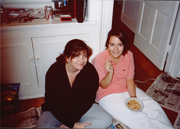 1994-10 - Shreveport LA - Stu and Jennifer enjoy pumpkin seeds