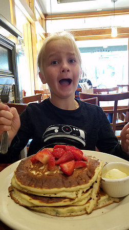 2018-08-10 Breakfast at Crepevine MV 23