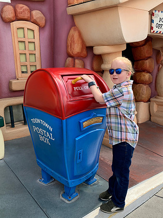 2019-04-02 Disneyland 251