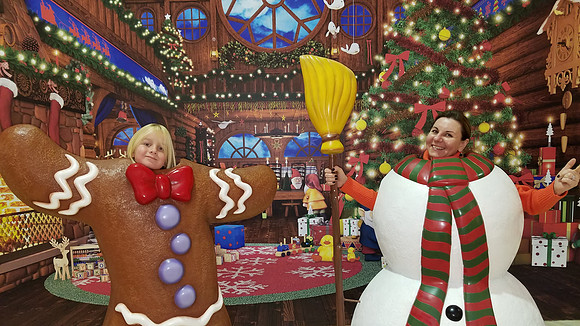 2018-12-09 At Hillsdale Mall 11