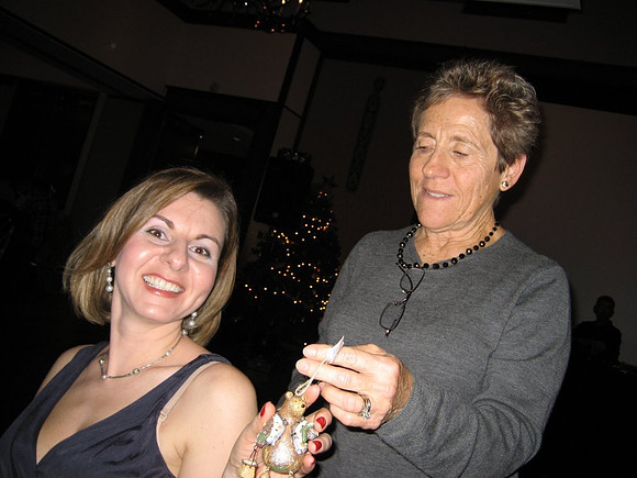 2006-12-09 Addison Avenue Holiday Party 12