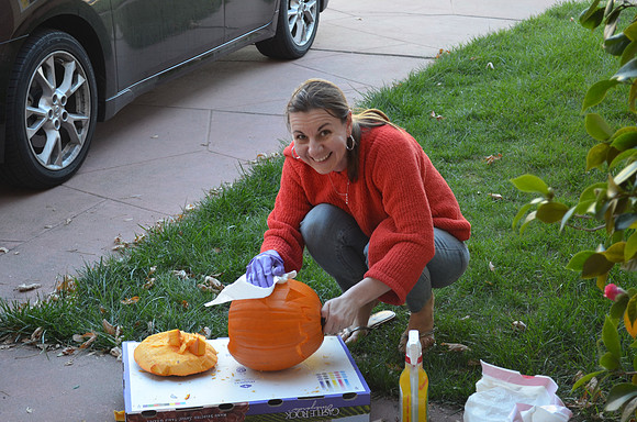 2014-10-19 Pumpkin Carving 66