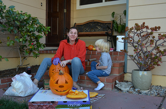 2014-10-19 Pumpkin Carving 39
