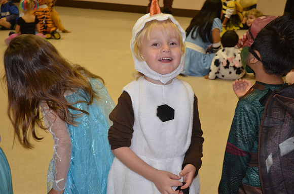 2014-10-31 Halloween (daycare) 083
