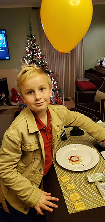 2019-12-23 Decorating Cookies With Delaney 12