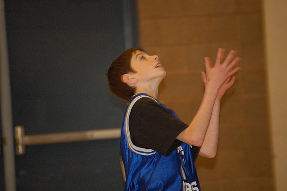 2006-01 Basketball 11