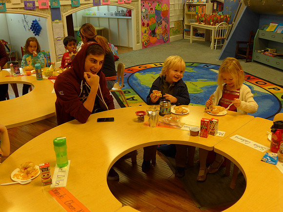 2014-11-26 Thanksgiving at La Creche 46